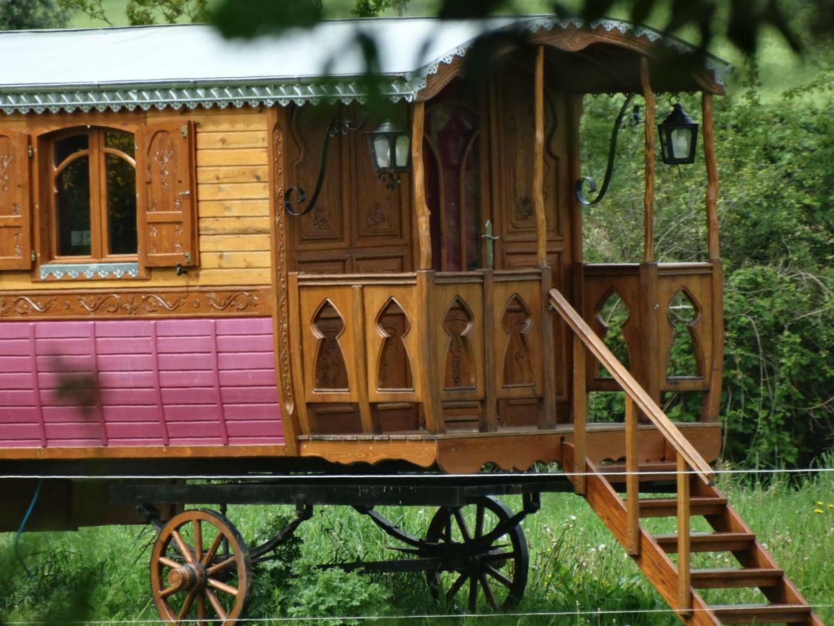 Treffléan Une Roulotte Et Des Chevaux מראה חיצוני תמונה